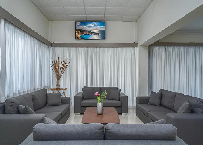 Panorama Hotel 2*